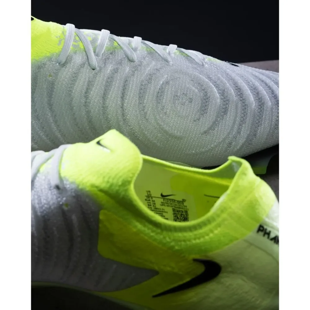 Nike Phantom GX II Elite FG Mad Voltage - Metallic Silver/Black/Volt - Image 3